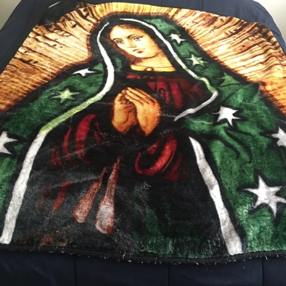 Lady of QuadrupleBlessed Virgin Mary50" x 60"Northwest HeartlandPlush Throw - Picture 3 of 7